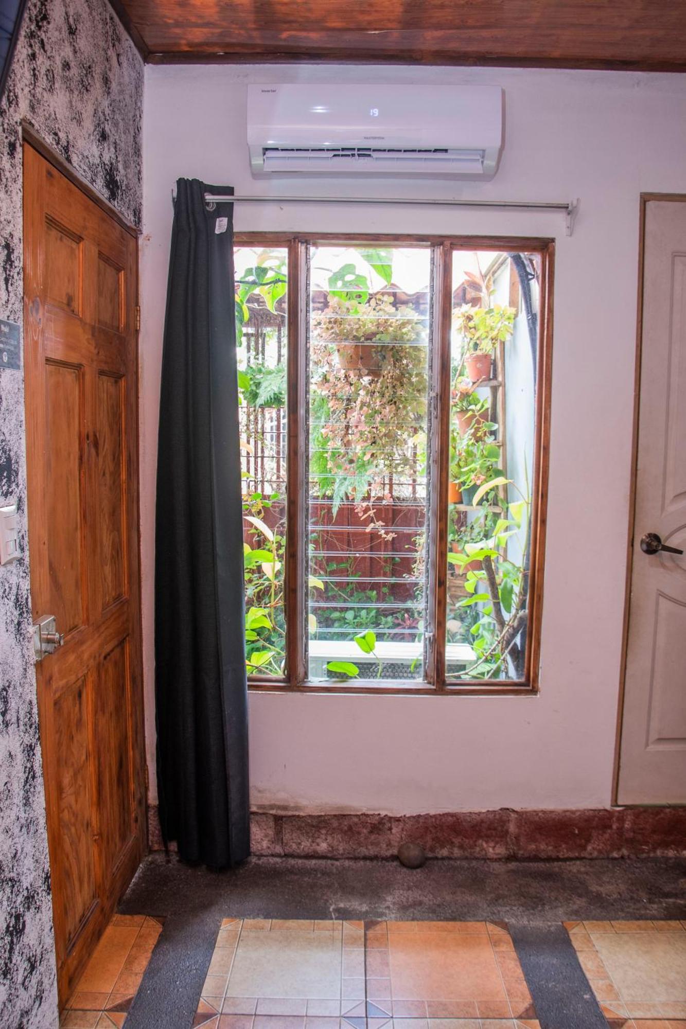 Gardens House, Airport Juan Santamaría, Alajuela, San José Hostal